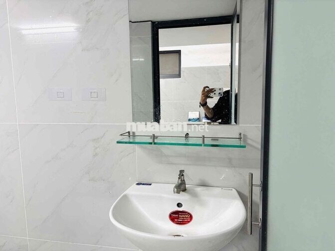 phòng mới xây kế bên đại học kinh tế - kỹ thuật bình dương