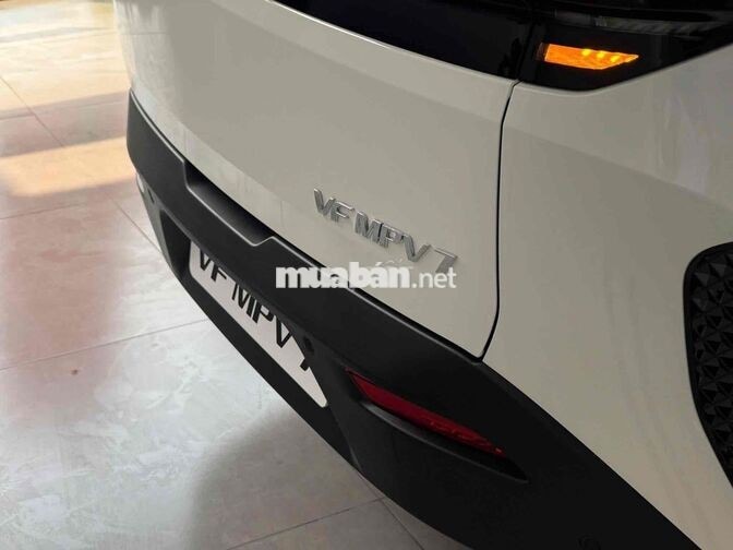 VinFast MPV 7 Trắng