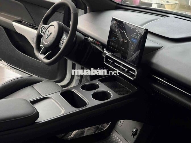 VinFast MPV 7 Trắng