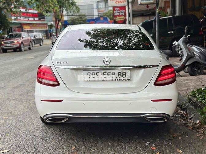 Mercedes E200 Trắng Xăng Tự động 2.0 Turbo