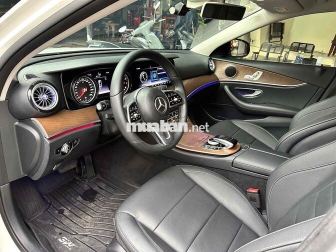 Mercedes E200 Trắng Xăng Tự động 2.0 Turbo