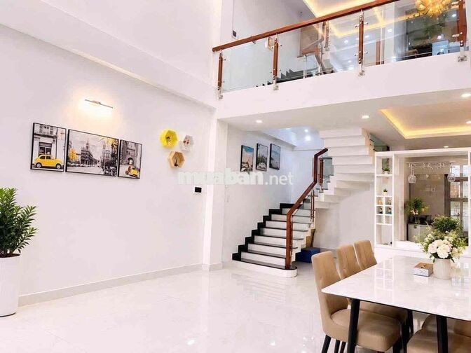NHÀ PHỐ ( GẦN CHỢ MINH PHÁT ) TRỆT LỬNG 2 LẦU 4PN 5WC. NỘI THẤT SẴN