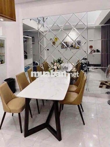 NHÀ PHỐ ( GẦN CHỢ MINH PHÁT ) TRỆT LỬNG 2 LẦU 4PN 5WC. NỘI THẤT SẴN