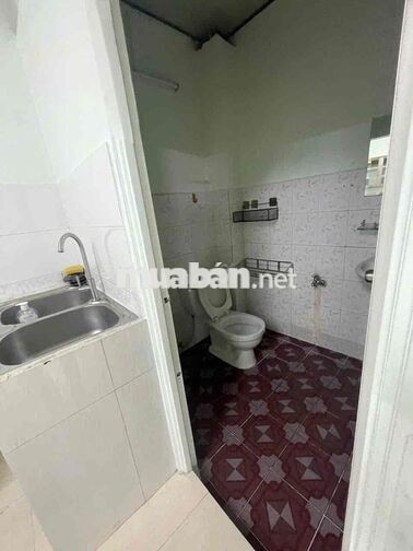 nhà thuê 1 trệt 1 lầu - đường Nguyễn Trọng Tuyển, Phú Nhuận