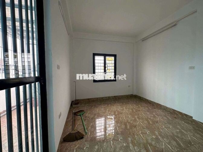  PHỐ TRẠM –NHÀ 5 TẦNG FULL ĐỒ, Ô TÔ 7 CHỖ VÀO CỬA – CHỈ 10 TRIỆU/THÁNG