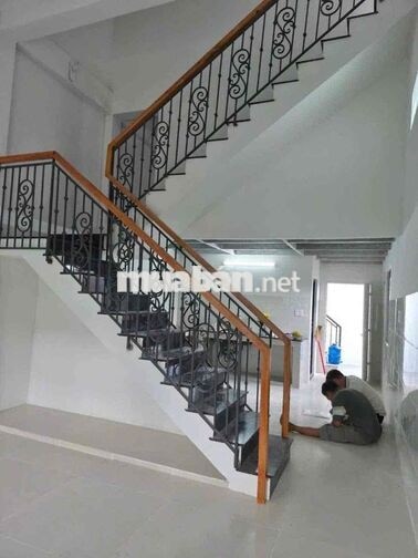 Cho Thuê Nhà Trệt Lầu Gần Làng Đại Học Tp HCM
