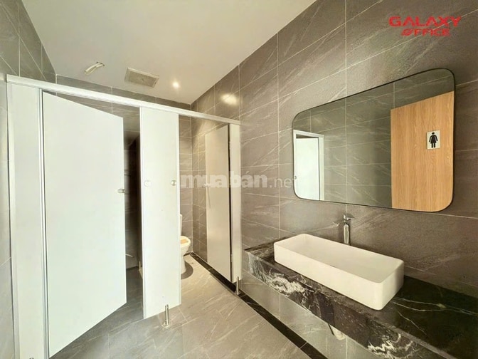 Bán toà VP Q1, MT Nguyễn Văn Thủ, 8 tầng, DT sàn 3325m2, HĐT 770tr/th