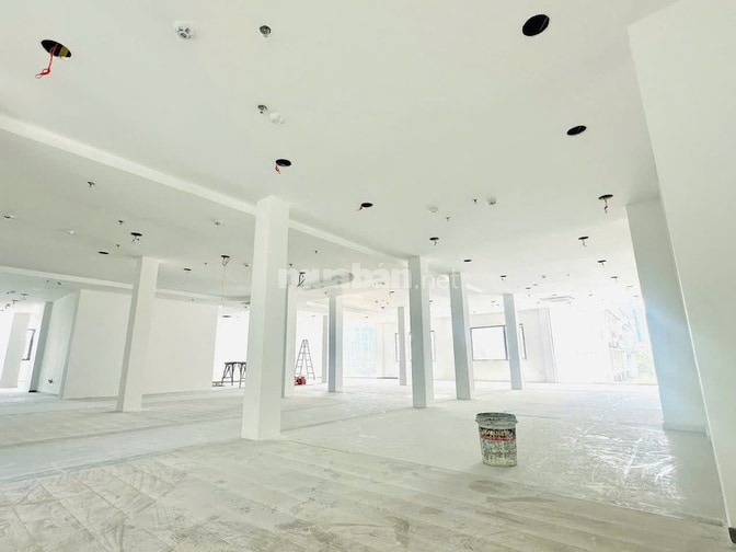 Bán toà VP Q1, MT Nguyễn Văn Thủ, 8 tầng, DT sàn 3325m2, HĐT 770tr/th