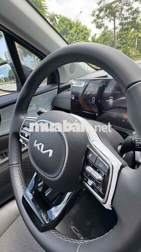 Kia Carnival Luxury 2025 chạy 4000km zin đét mới