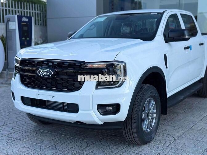Ford Ranger XLS 6AT Trắng ***