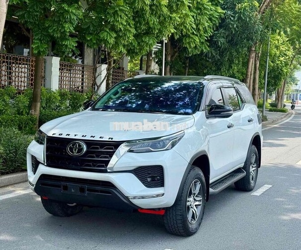 Toyota Fortuner 2022 AT full dầu 7 chỗ cực đẹp