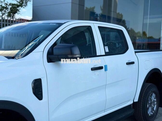 Ford Ranger XLS 6AT Trắng ***
