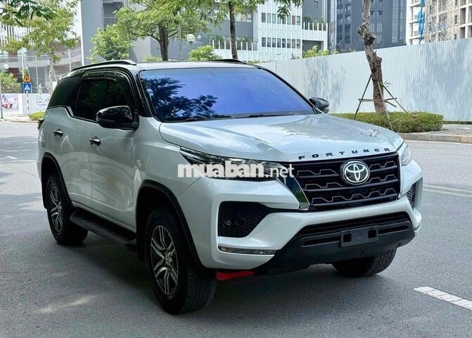 Toyota Fortuner 2022 AT full dầu 7 chỗ cực đẹp