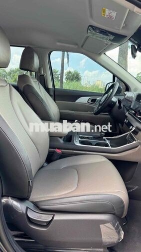 Kia Carnival Luxury 2025 chạy 4000km zin đét mới