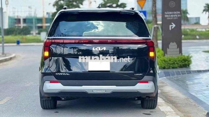 Kia Carnival Luxury 2025 chạy 4000km zin đét mới