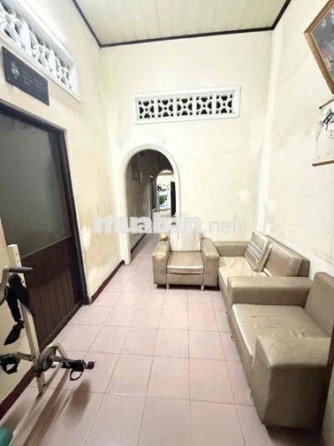 Bán Nhà Cấp 4 - Gần 110m2 Đất - Khu Phan Xích Long - Gần Mặt Tiền