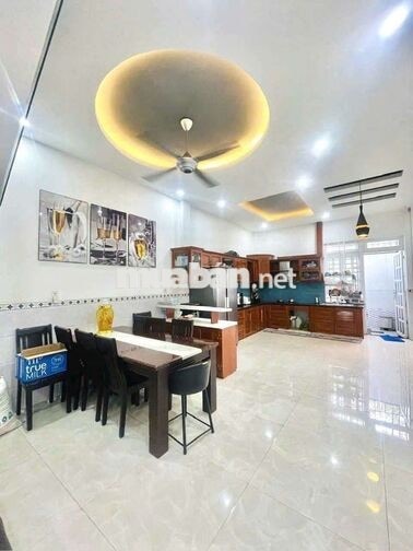 CHO THUÊ NHÀ HẺM 520 QL13 ĐỐI DIỆN VẠN PHÚC. TRỆT 2LẦU 5PN 3WC SÂN OTO
