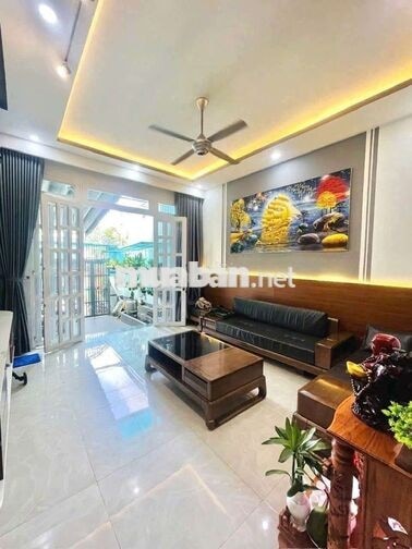 CHO THUÊ NHÀ HẺM 520 QL13 ĐỐI DIỆN VẠN PHÚC. TRỆT 2LẦU 5PN 3WC SÂN OTO