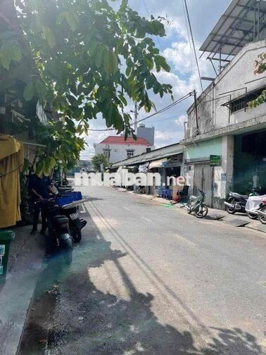 cho thuê nhà kho 1/ ngắn quốc lộ 1a sát kcn vĩnh lộc gác lửng xe tải