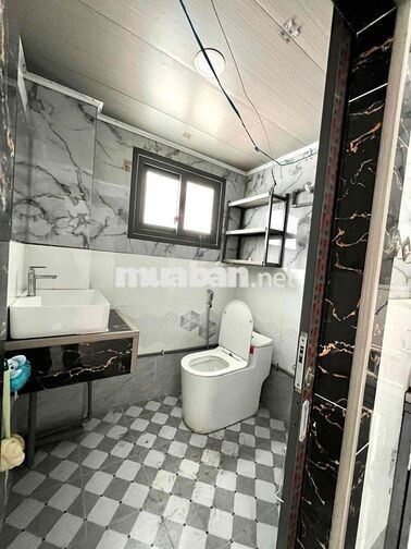 Cho thuê mặt bằng Kiot kinh doanh tự do ở lại được. Gần bên KCX, UFM