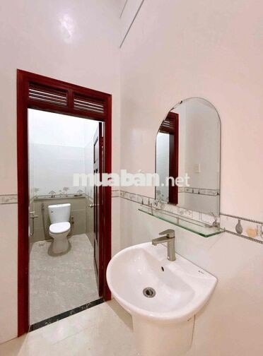 NHÀ TRỆT LẦU TRỤC CHÍNH HẺM 4,5M GẦN CỤM BV LỚN TP CẦN THƠ
