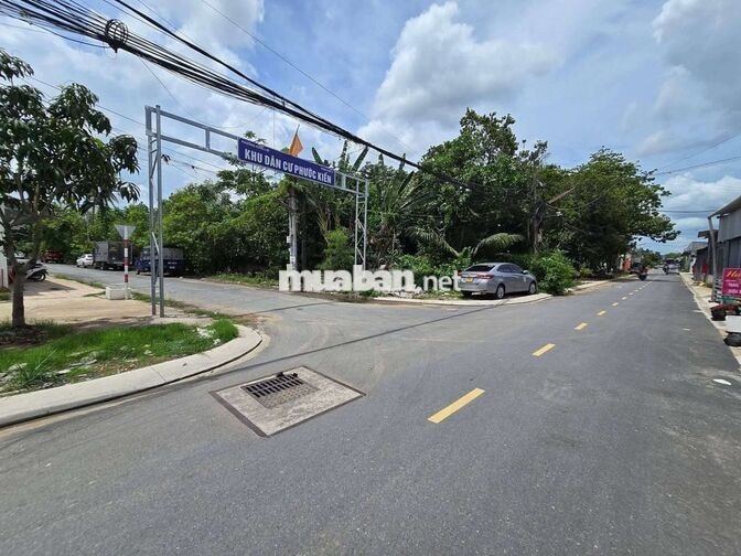 NHÀ 4 PHÒNG NGỦ KDC PHƯỚC KIẾN TẦM VU GẦN CẦU TRẦN HOÀNG NA