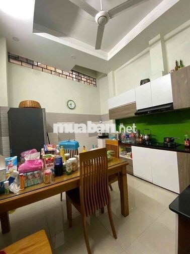 NHÀ ĐẸP KHÔNG LỔI PHONG THUỶ SÂN THƯỢNG  TRƯỚC SAU SÁT CHỢ BÀ CHIỂU BÌ