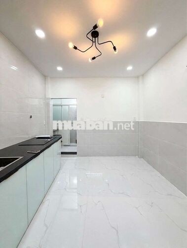 M 329/ NHỈNH 2 TỶ / BẠCH ĐẰNG / 3 TẦNG/ 2PN/ 3 WC/ SHR