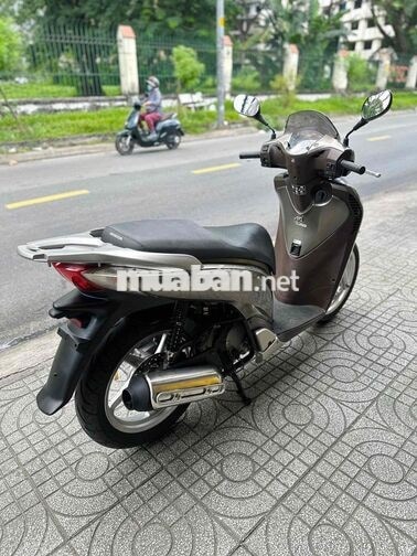Honda SH 125 mẫu Ý Nâu