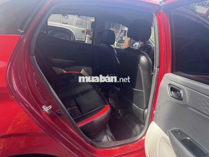 Hyundai Grand i10 1.2 Đỏ 28227 km