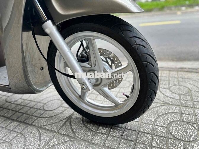 Honda SH 125 mẫu Ý Nâu