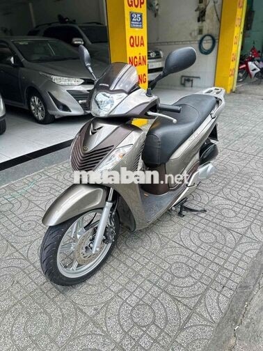 Honda SH 125 mẫu Ý Nâu