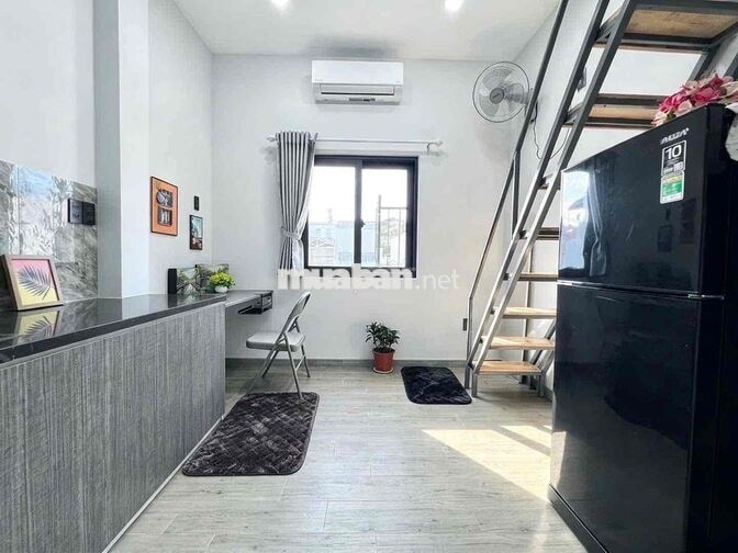 Phòng Duplex Cửa Sổ Trời Đón Nắng