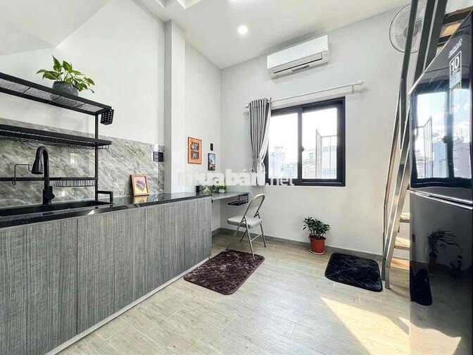 Phòng Duplex Cửa Sổ Trời Đón Nắng