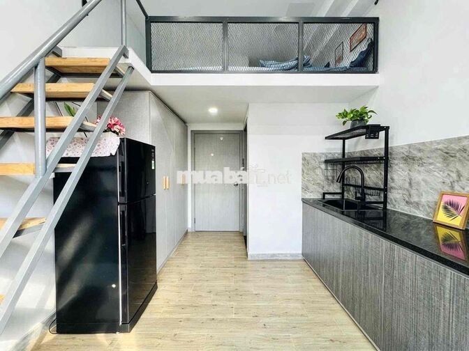 Phòng Duplex Cửa Sổ Trời Đón Nắng