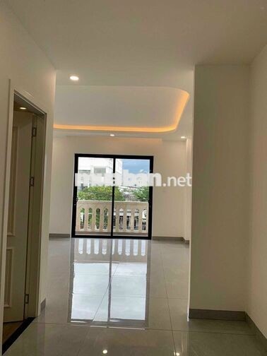 Cho thuê nhà 5 tầng MT Nguyễn Văn Qúa 5x30m giá 28tr/tháng