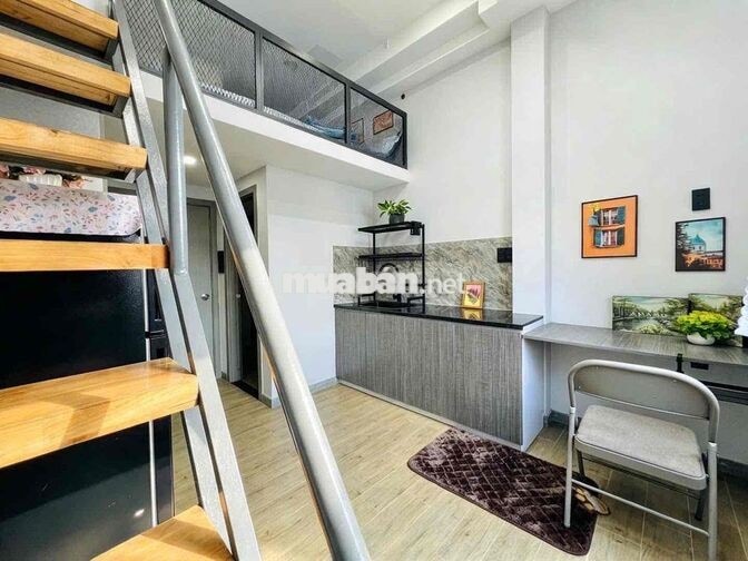 Phòng Duplex Cửa Sổ Trời Đón Nắng