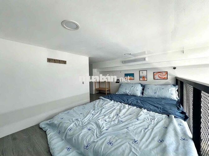 Phòng Duplex Cửa Sổ Trời Đón Nắng