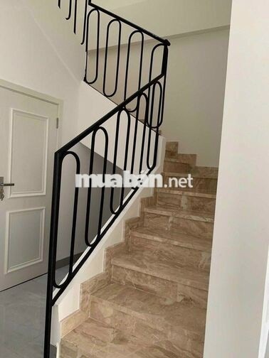 Cho thuê nhà 5 tầng MT Nguyễn Văn Qúa 5x30m giá 28tr/tháng