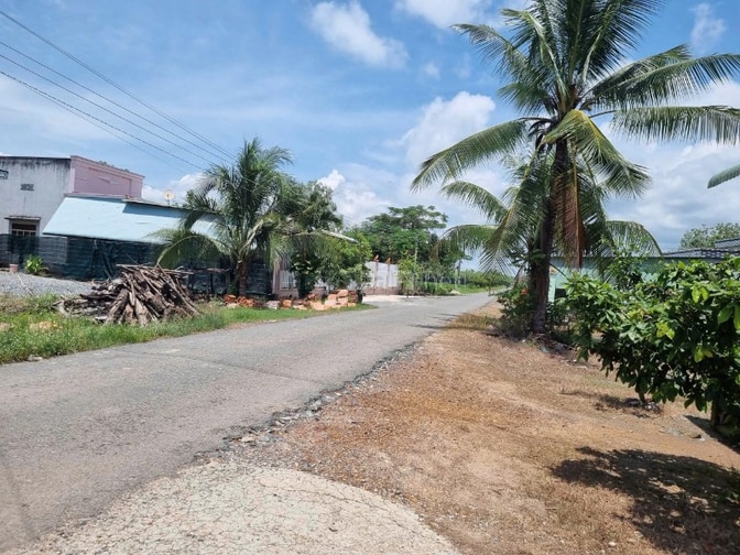6x40 đường bê tông ô tô thông. Cách nhựa 70m. 299tr.
