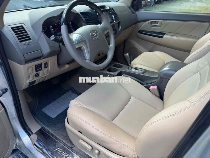 Toyota Fortuner 2.7V 2012 Xăng Tự động Bạc