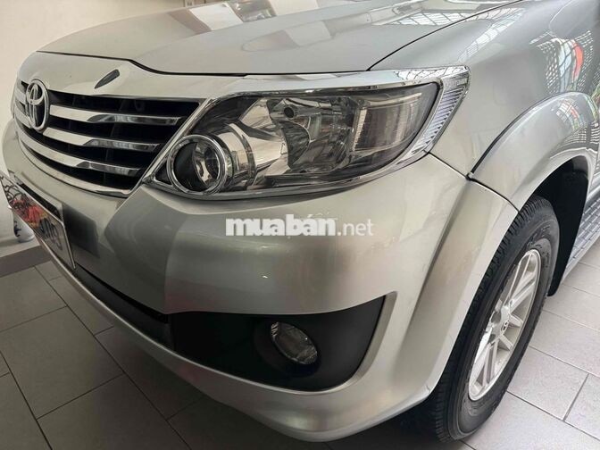Toyota Fortuner 2.7V 2012 Xăng Tự động Bạc