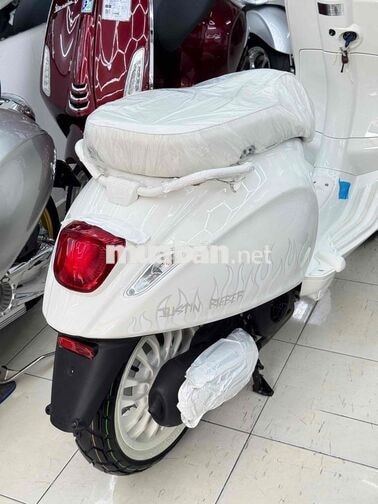Piaggio Vespa Justin Bieber 150CC Trắng 2022 NEW