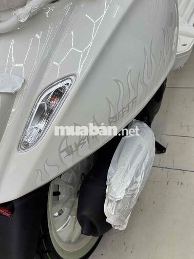 Piaggio Vespa Justin Bieber 150CC Trắng 2022 NEW