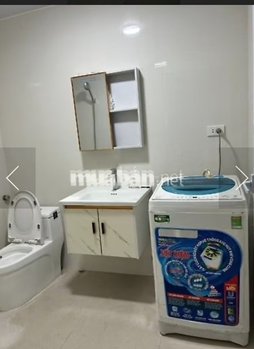 Cho thuê căn hộ khép kín phố Vĩnh Hồ, đủ đồ, tháng máy, DT 40m2
