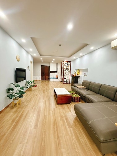 Cho thuê C/c cao cấp Park Legend, Hoàng Văn Thụ - 3PN giá thuê 18tr/th