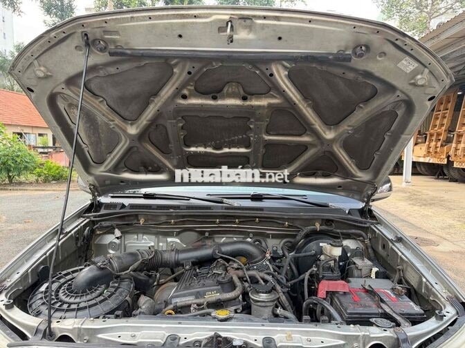 Toyota Fortuner 2010 Bạc Xăng Tự động 7 chỗ