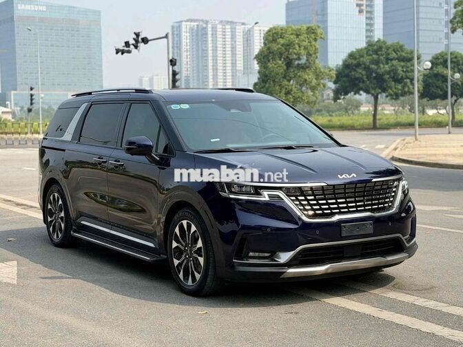 Kia Carnival Signature 2.2D 2024 Xanh 3 vạn km