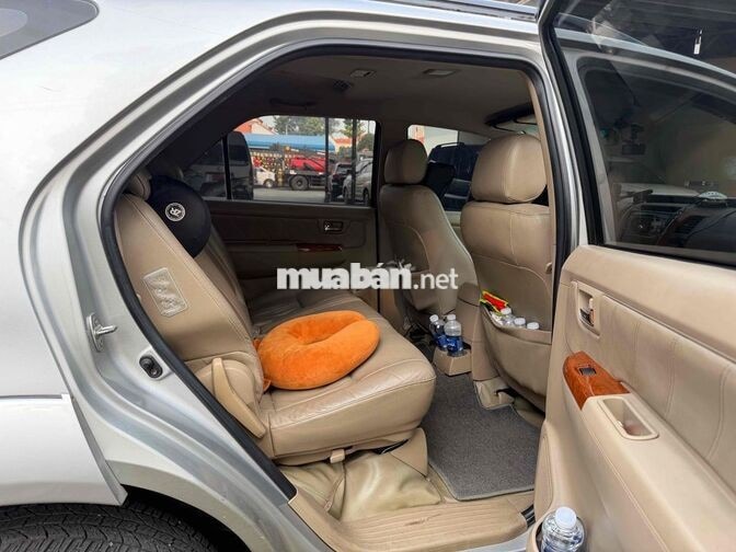Toyota Fortuner 2010 Bạc Xăng Tự động 7 chỗ
