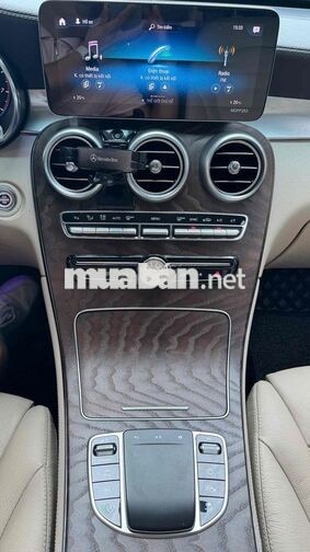 GLC 200 4matic 2020 Đen/Kem 6 vạn km siêu mới đep